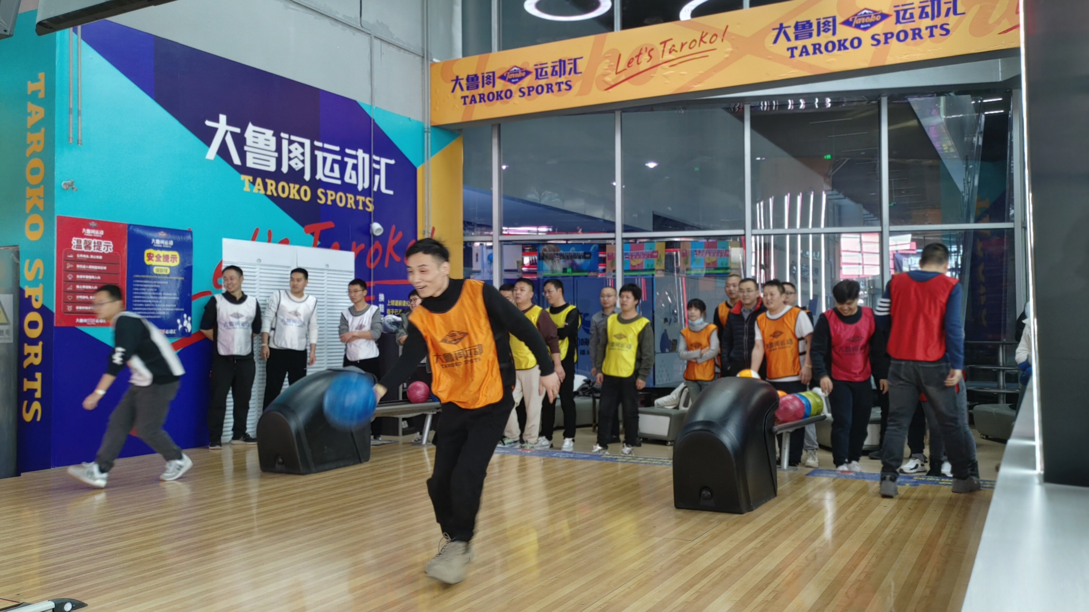 开云体育开云官网-运动员们在场上展现出色的领导才能和团队协作精神的简单介绍